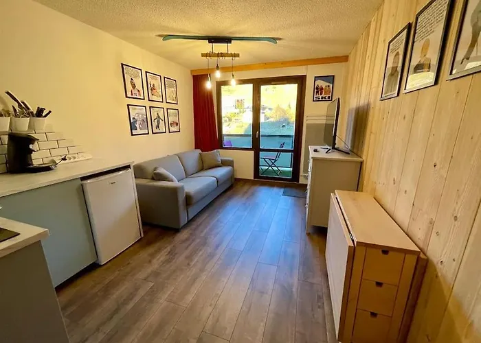 Studio Moderne Avec Balcon Et Parking Couvert - Famille De 4 Ou Couple